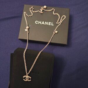 CHANEL crystal and pearl necklace✨️✨️✨️